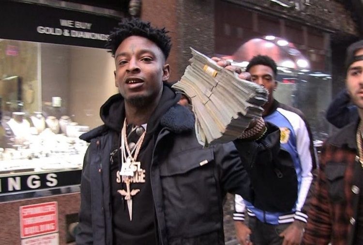 21 Savage joins Summer Walker on stage for SNL performance