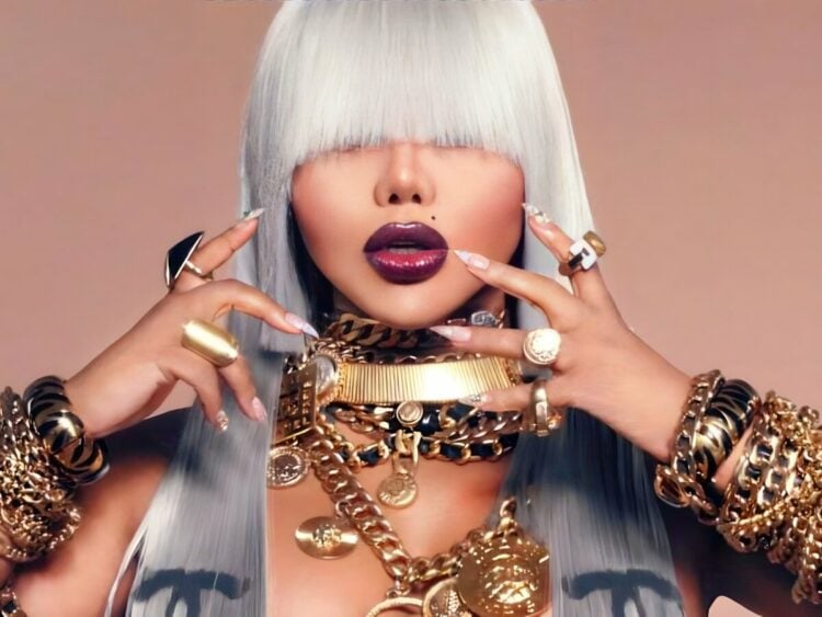 Lil Kim once picked the female rapper who wears "the crown"